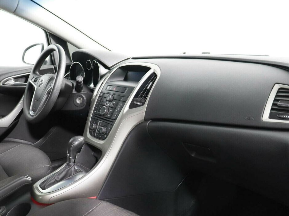 Opel Astra, 1.4 л, АТ, 2011 фото 8