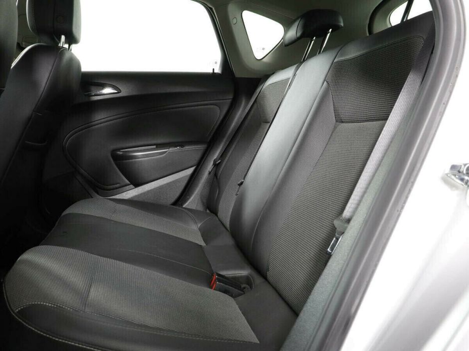 Opel Astra, 1.6 л, АТ, 2012 фото 1