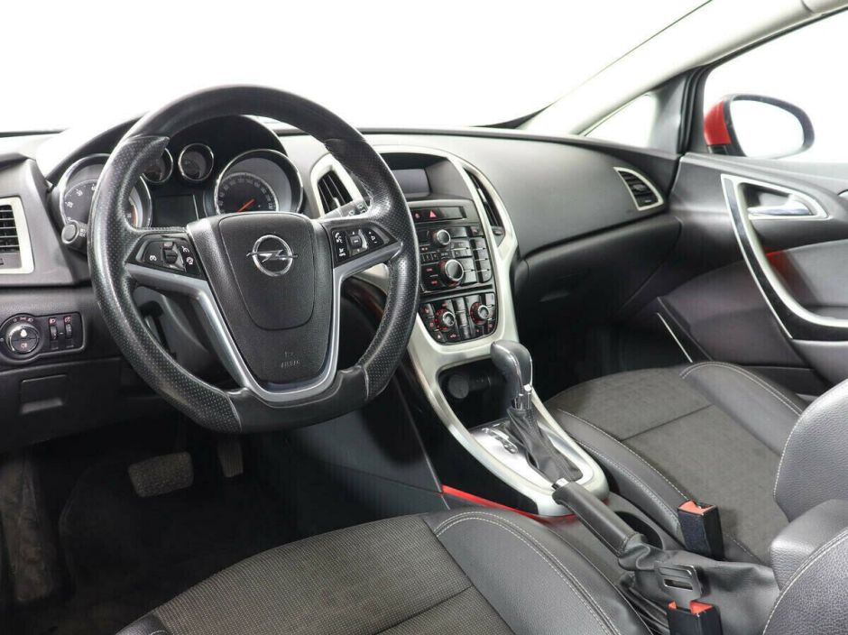 Opel Astra, 1.4 л, АТ, 2012 фото 1