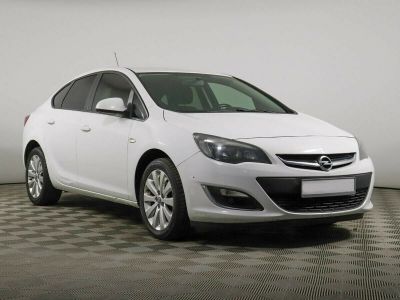 Opel Astra, 1.6 л, АКПП, 2012 фото 4