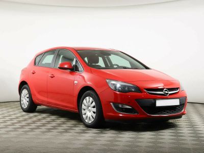 Opel Astra, 1.6 л, МКПП, 2013 фото 4