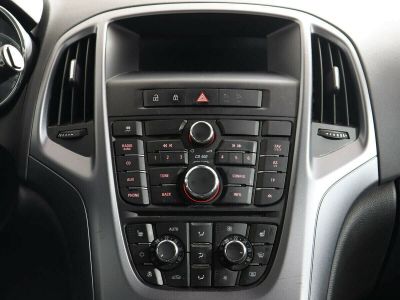 Opel Astra, 1.6 л, МКПП, 2013 фото 7