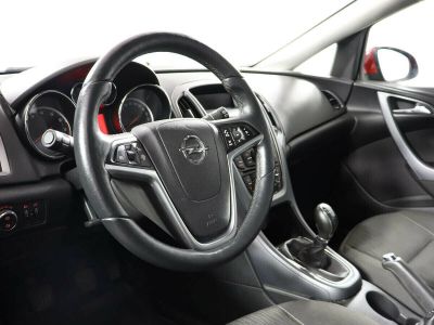Opel Astra, 1.6 л, МКПП, 2013 фото 2