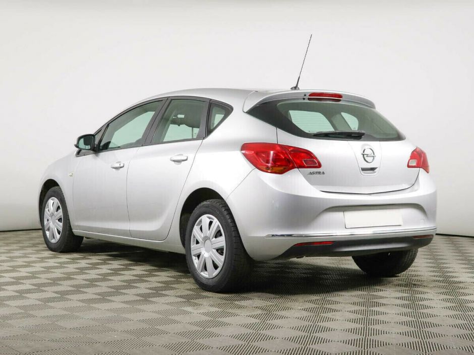 Opel Astra, 1.6 л, МТ, 2014 фото 6