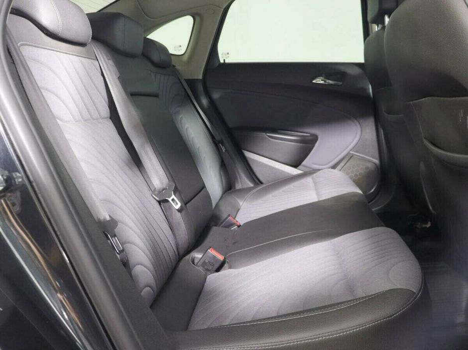 Opel Astra, 1.4 л, АТ, 2013 фото 1