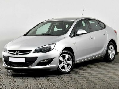 Opel Astra, 1.6 л, МКПП, 2014 фото 3