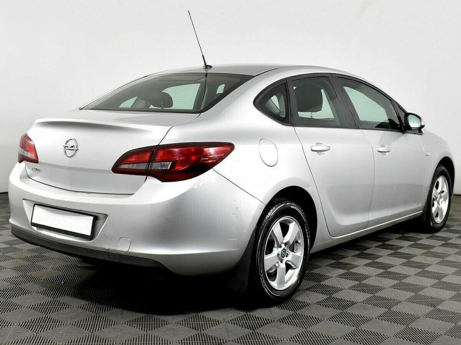 Opel Astra, 1.6 л, МТ, 2014 фото 5