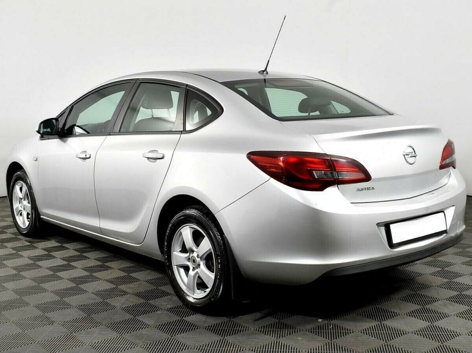 Opel Astra, 1.6 л, МТ, 2014 фото 6