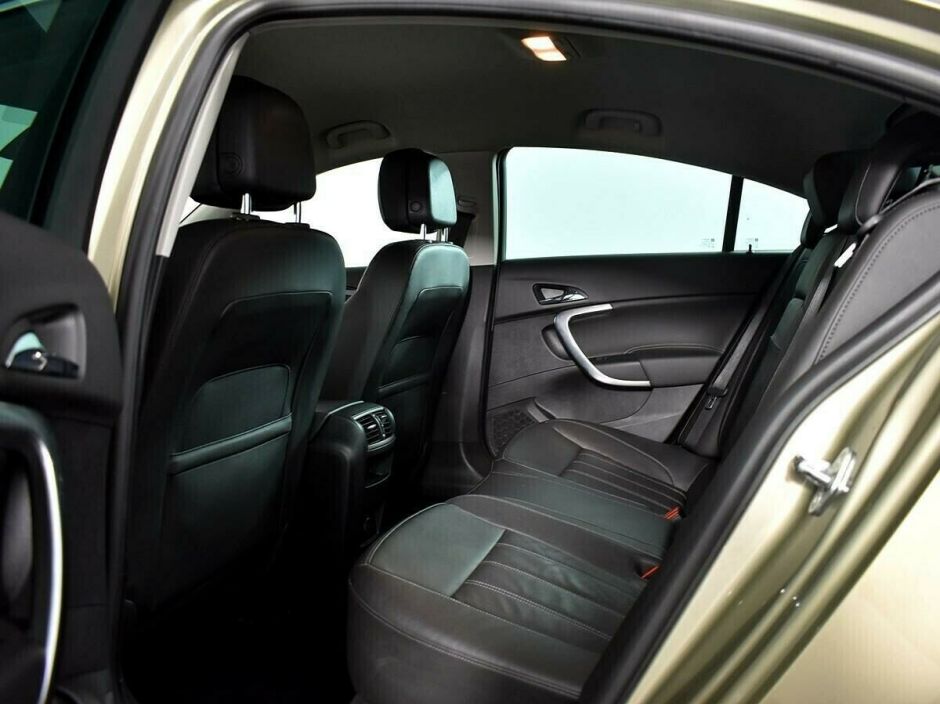 Opel Insignia, 2.0 л, АТ, 2013 фото 1