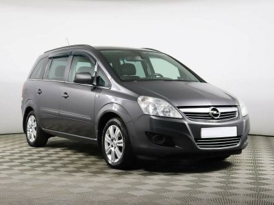 Opel Zafira, 1.8 л, МКПП, 2011 фото 4