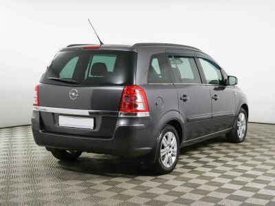 Opel Zafira, 1.8 л, МКПП, 2011 фото 5