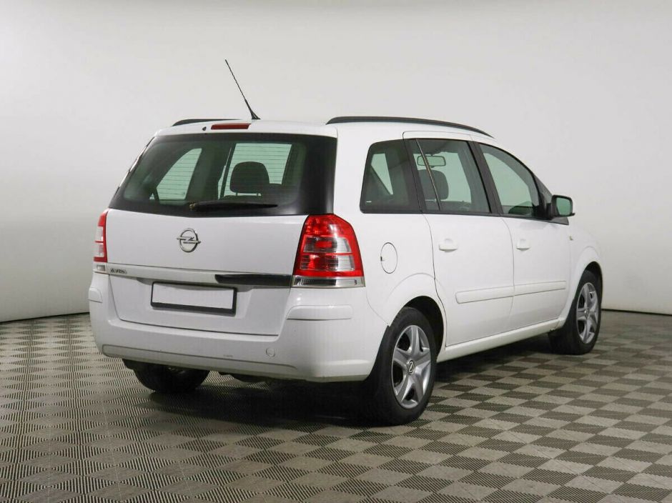 Opel Zafira, 1.8 л, Робот, 2011 фото 5