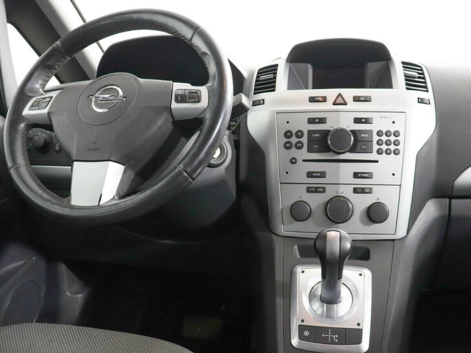 Opel Zafira, 1.8 л, Робот, 2011 фото 8
