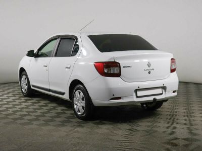 Renault Logan, 1.6 л, МКПП, 2015 фото 6