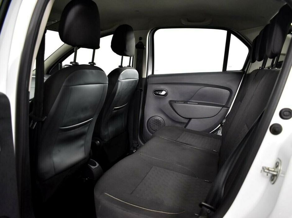 Renault Logan, 1.6 л, МТ, 2016 фото 2