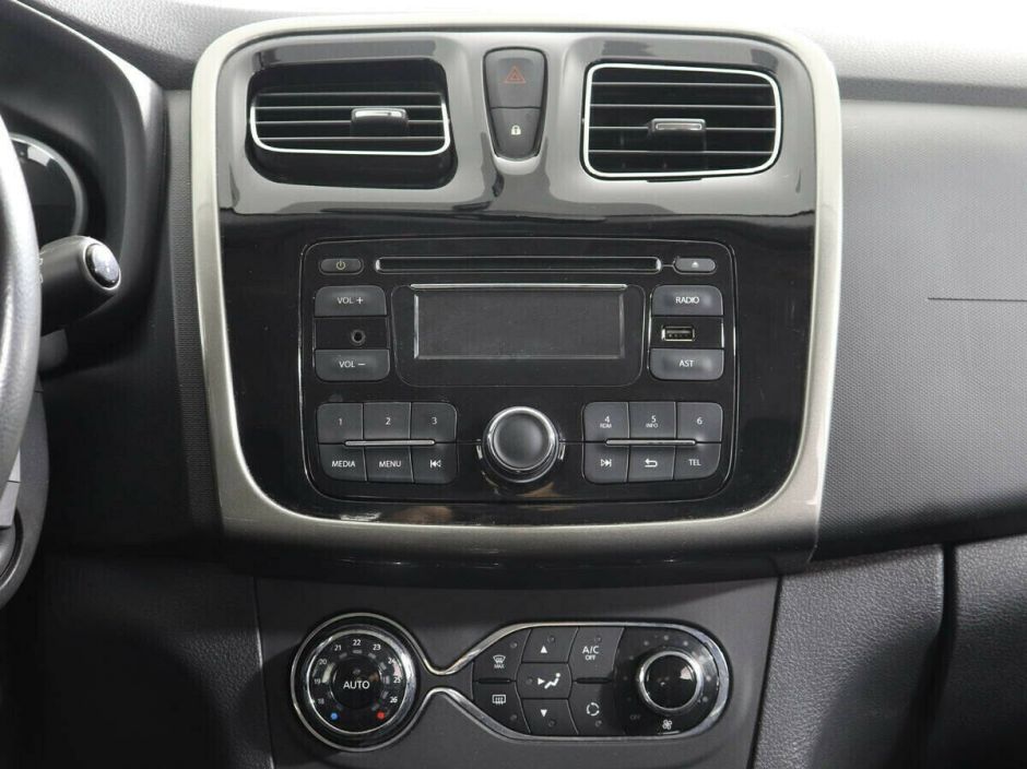Renault Sandero, 1.6 л, АТ, 2016 фото 7