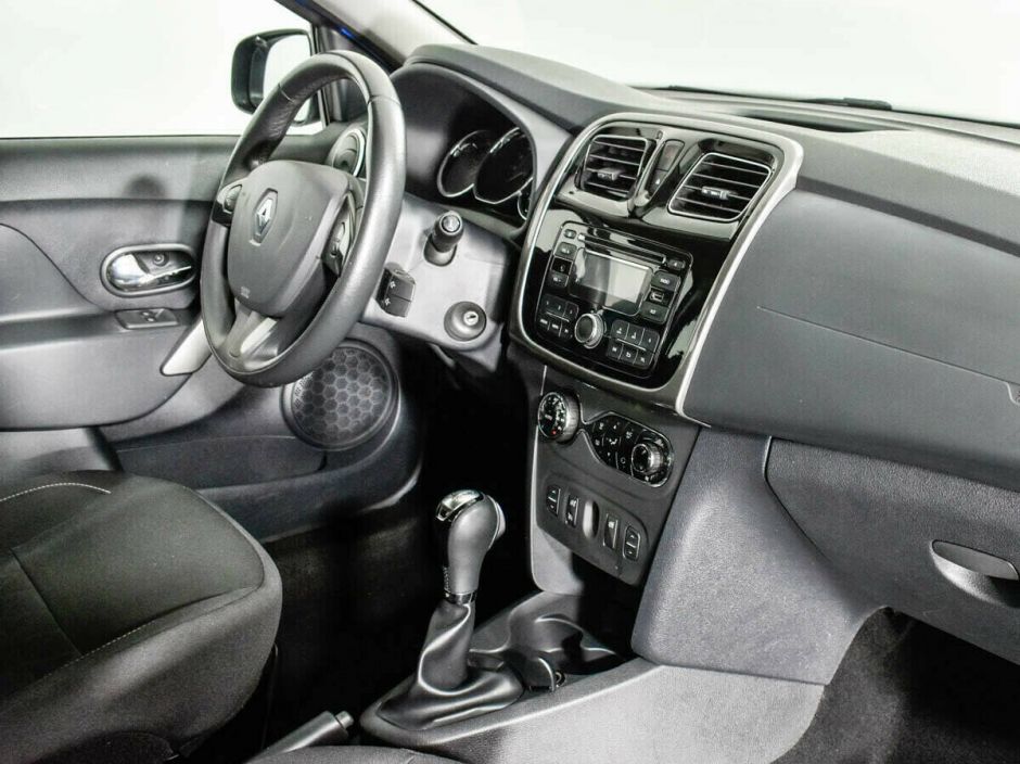 Renault Sandero, 1.6 л, АТ, 2017 фото 1