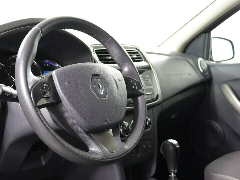 Renault Sandero, 1.6 л, АТ, 2017 фото 2