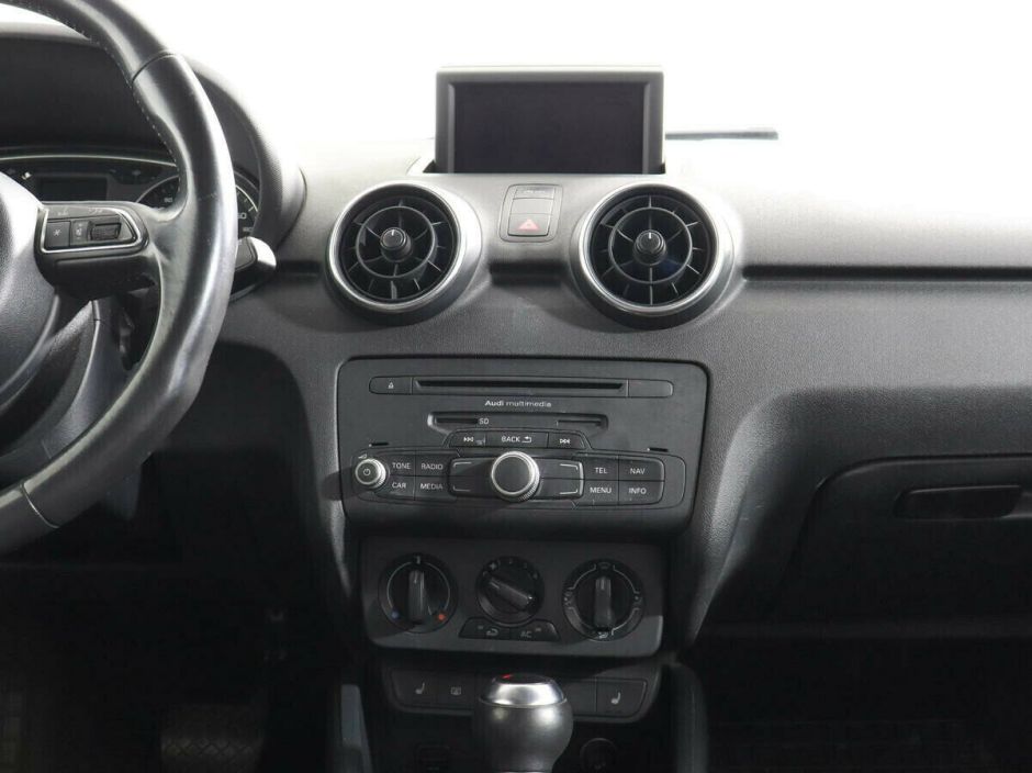 Audi A1, 1.4 л, Робот, 2012 фото 7