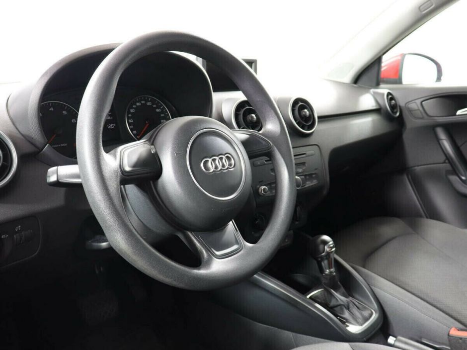 Audi A1, 1.4 л, Робот, 2013 фото 2