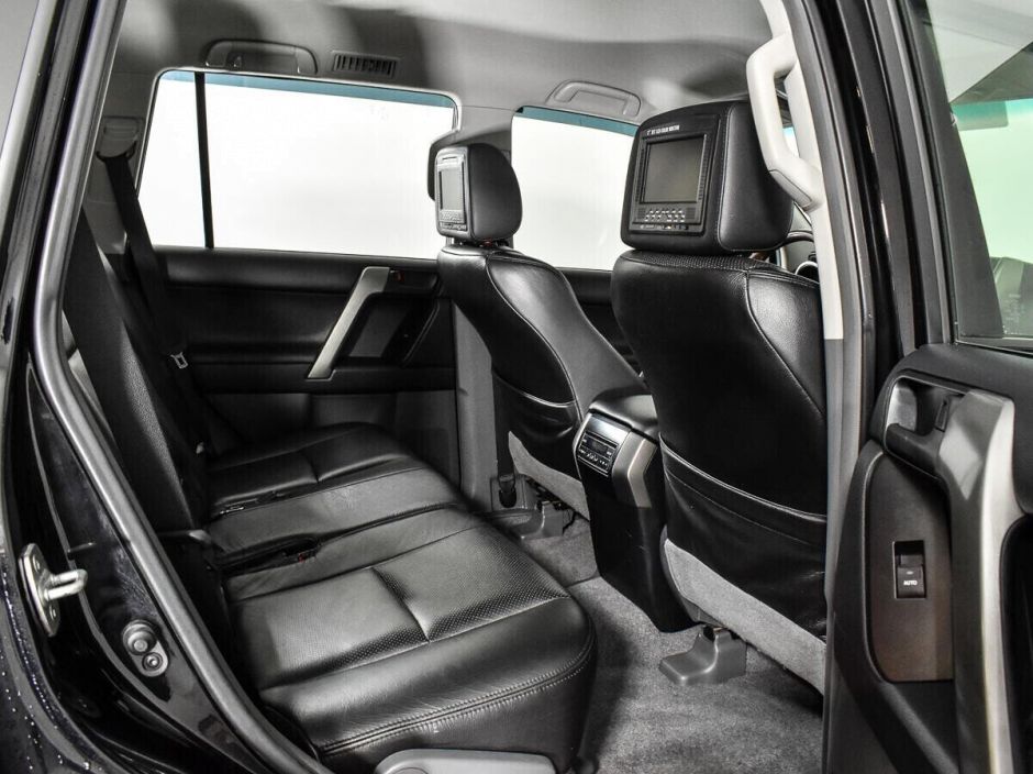 Toyota Land Cruiser Prado, 3.0 л, АТ, 2011 фото 1