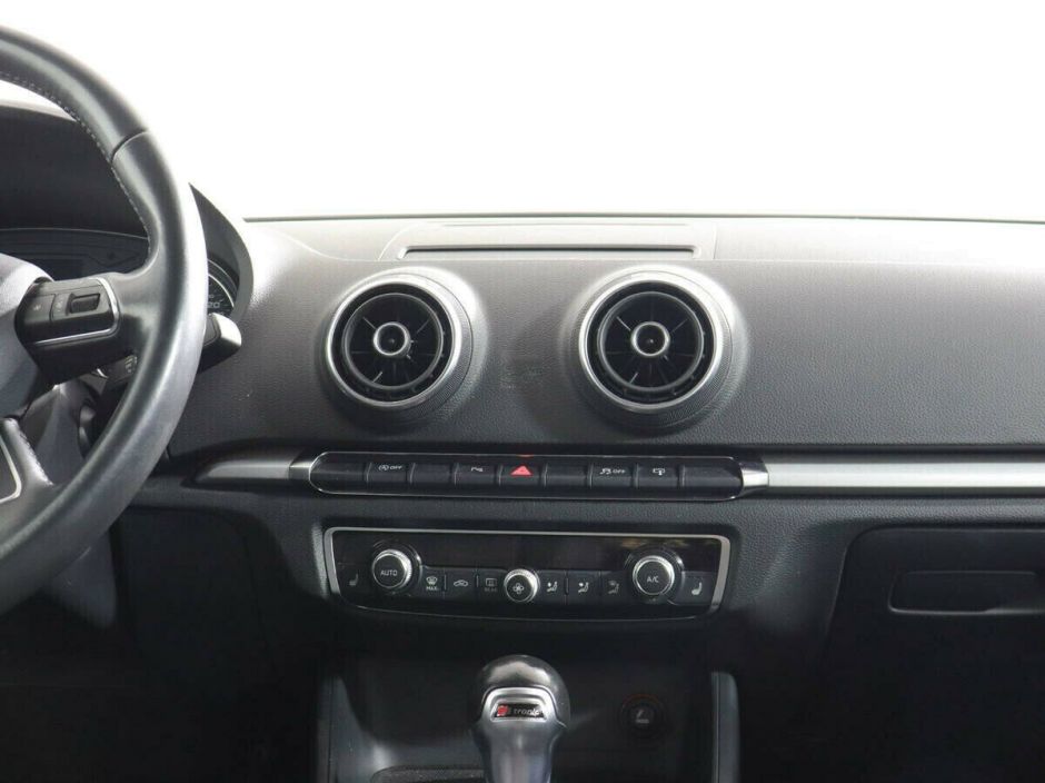 Audi A3, 1.4 л, Робот, 2013 фото 7