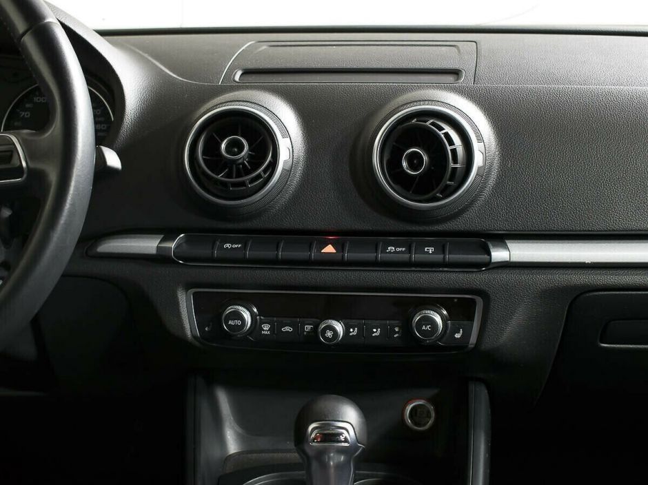 Audi A3, 1.2 л, Робот, 2015 фото 8