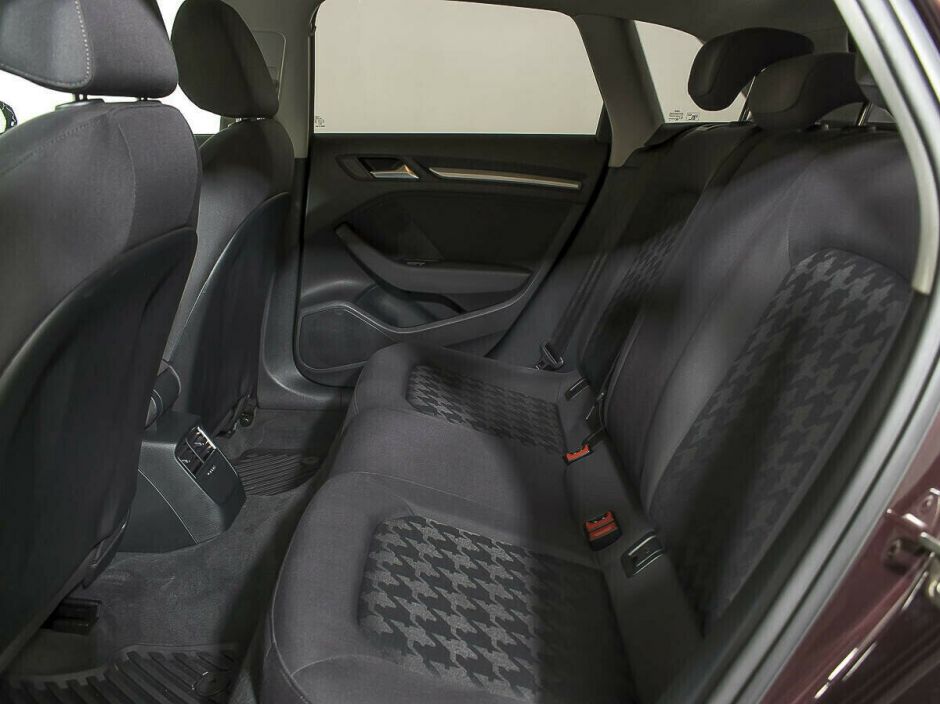 Audi A3, 1.2 л, Робот, 2015 фото 2