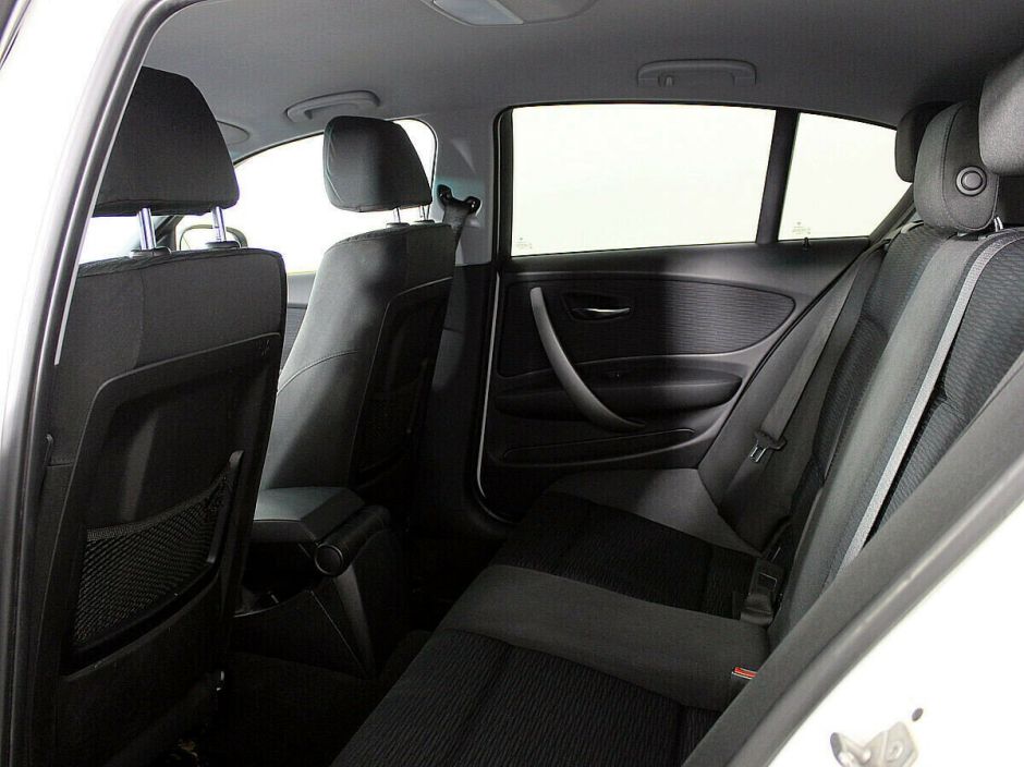 BMW 1 серии, 1.6 л, АТ, 2010 фото 1