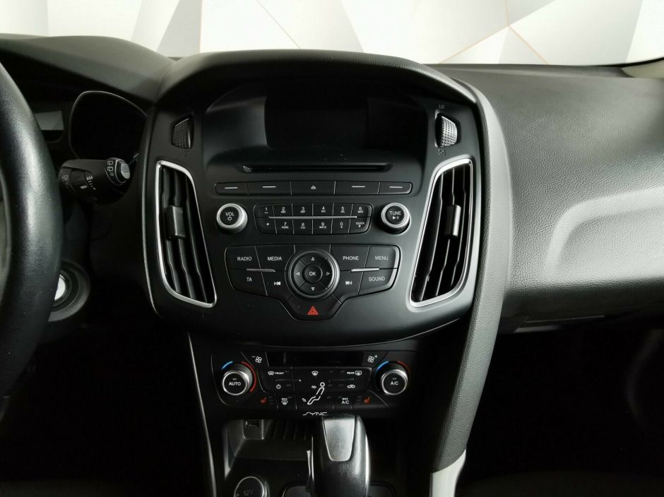Ford Focus, 1.6 л, Робот, 2017 фото 1