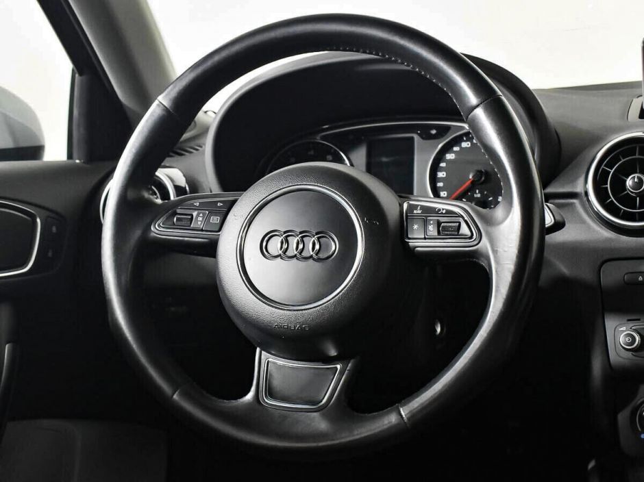 Audi A1, 1.4 л, Робот, 2012 фото 8