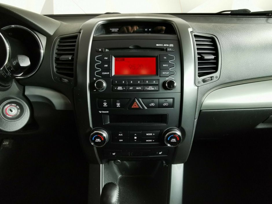 Kia Sorento, 2.4 л, АТ, 2010 фото 6