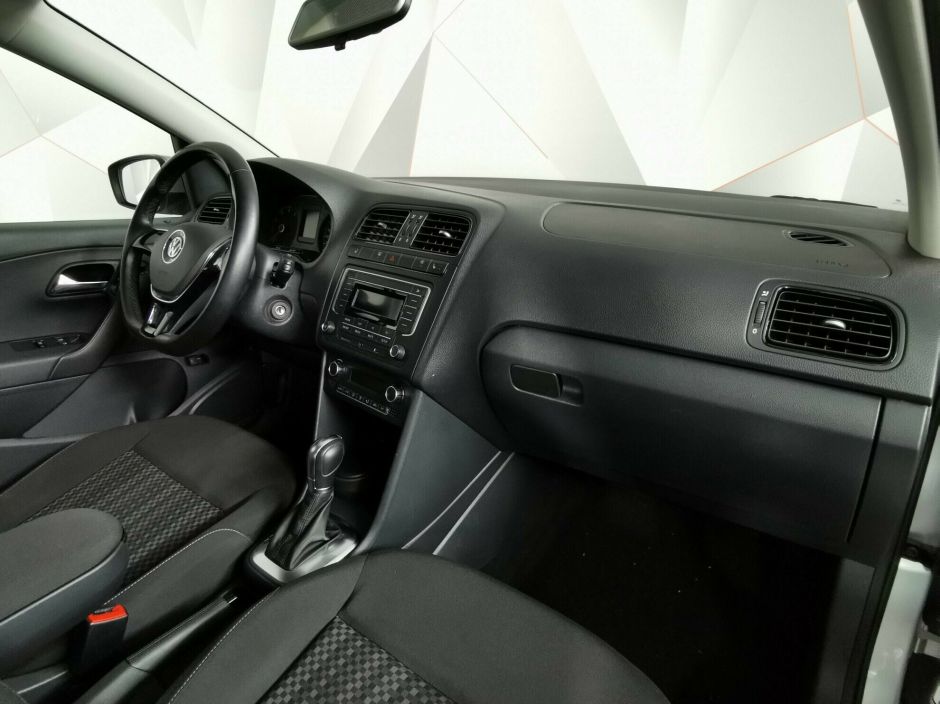Volkswagen Polo, 1.6 л, АТ, 2017 фото 9