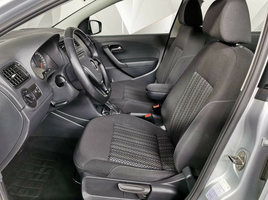 Volkswagen Polo, 1.6 л, АТ, 2017 фото 2