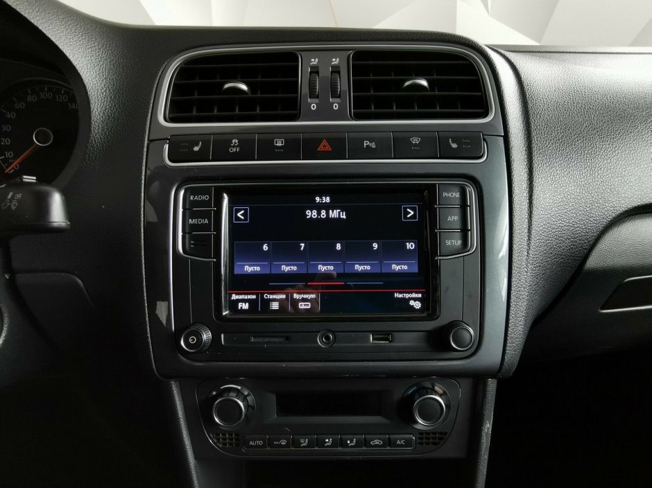 Volkswagen Polo, 1.6 л, АТ, 2016 фото 1