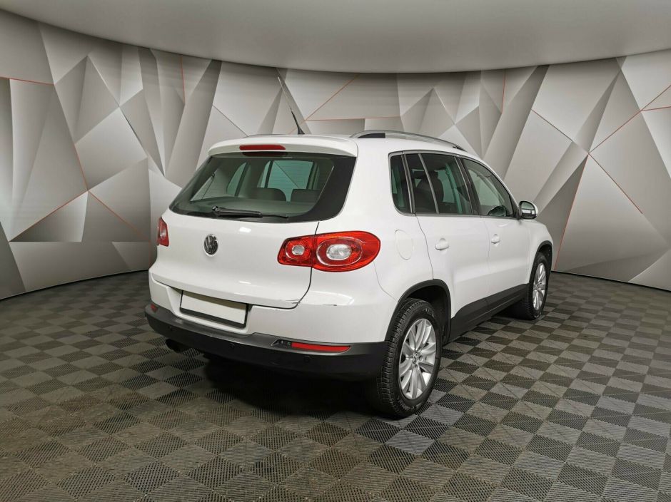 Volkswagen Tiguan, 2.0 л, АТ, 2011 фото 4