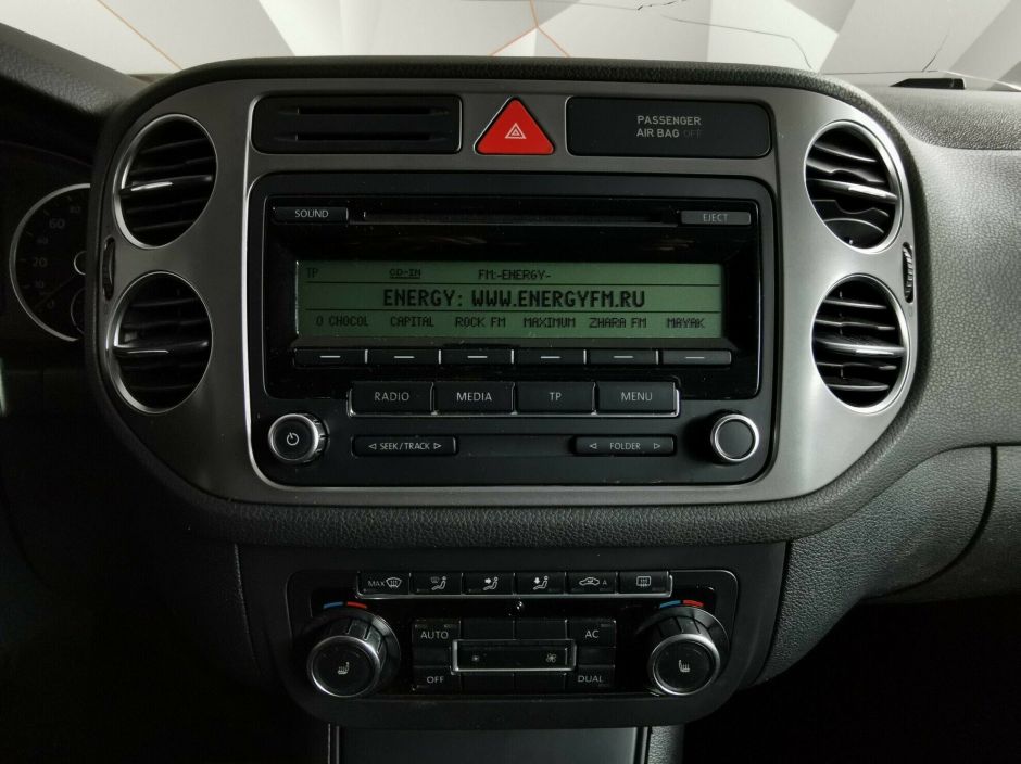 Volkswagen Tiguan, 2.0 л, АТ, 2011 фото 9