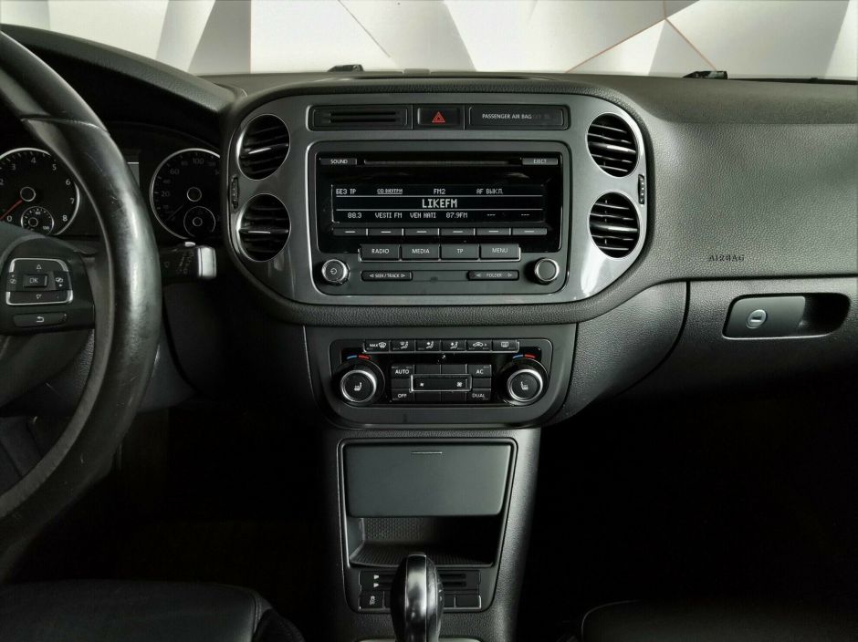 Volkswagen Tiguan, 2.0 л, АТ, 2012 фото 10