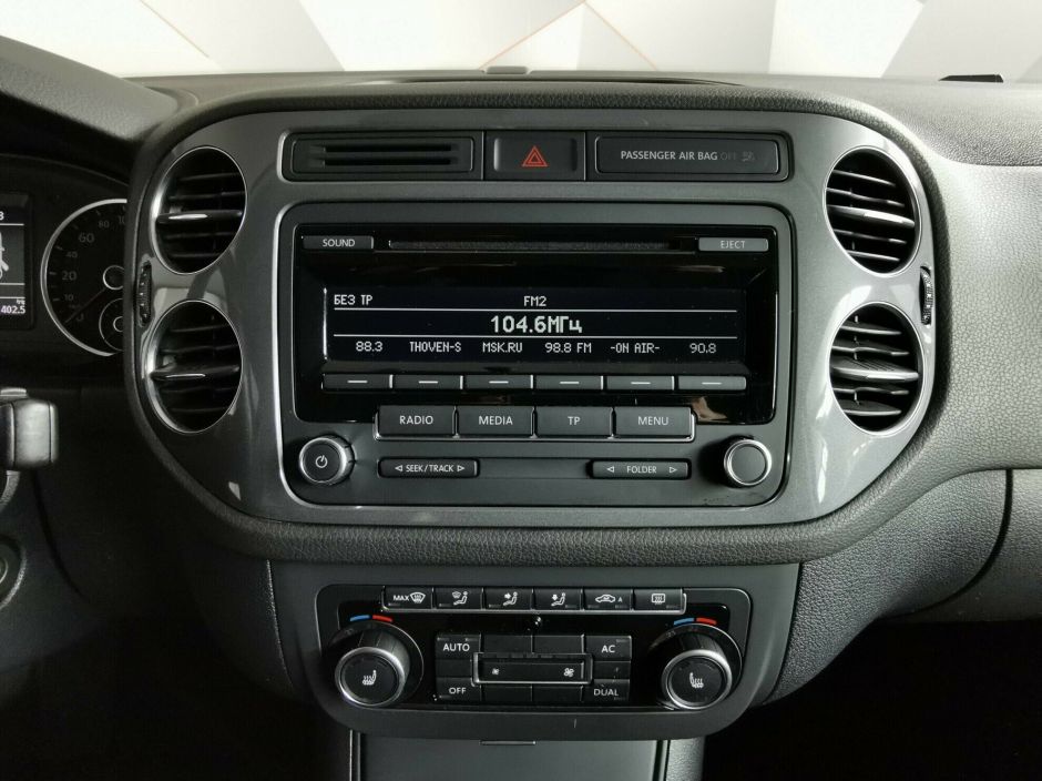 Volkswagen Tiguan, 2.0 л, АТ, 2012 фото 1