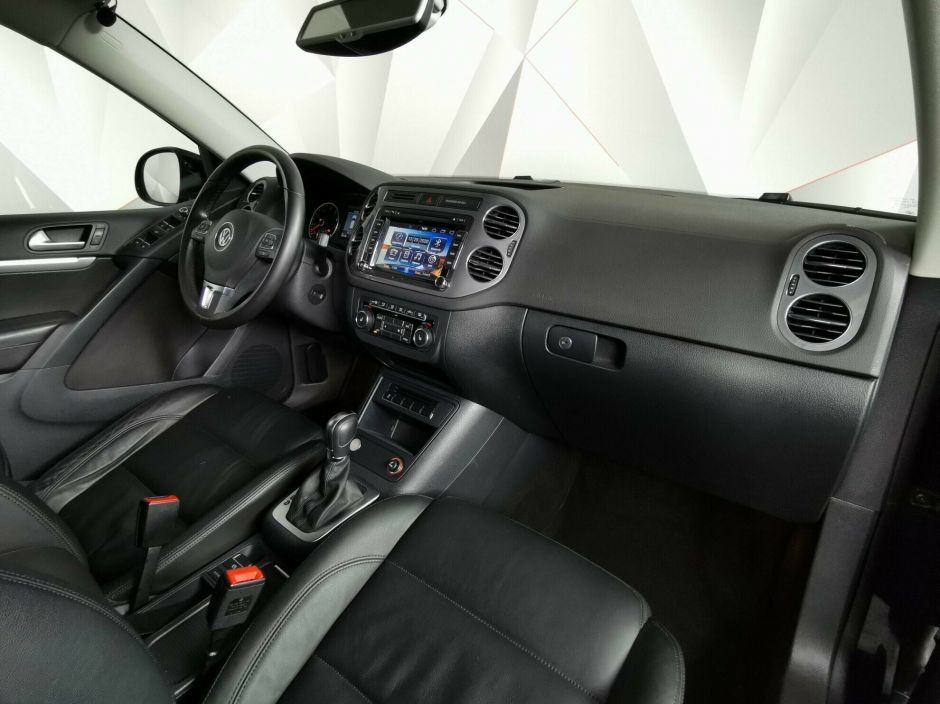 Volkswagen Tiguan, 2.0 л, АТ, 2015 фото 10