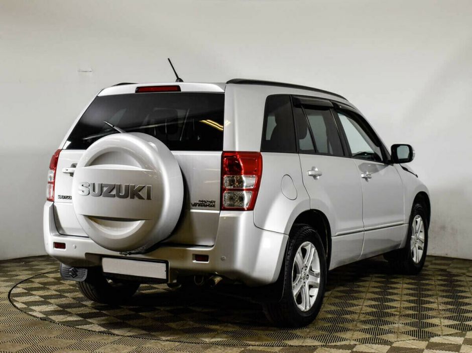 Suzuki Grand Vitara, 2.4 л, АТ, 2010 фото 5