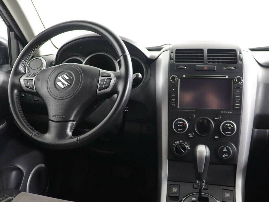 Suzuki Grand Vitara, 2.4 л, АТ, 2011 фото 2