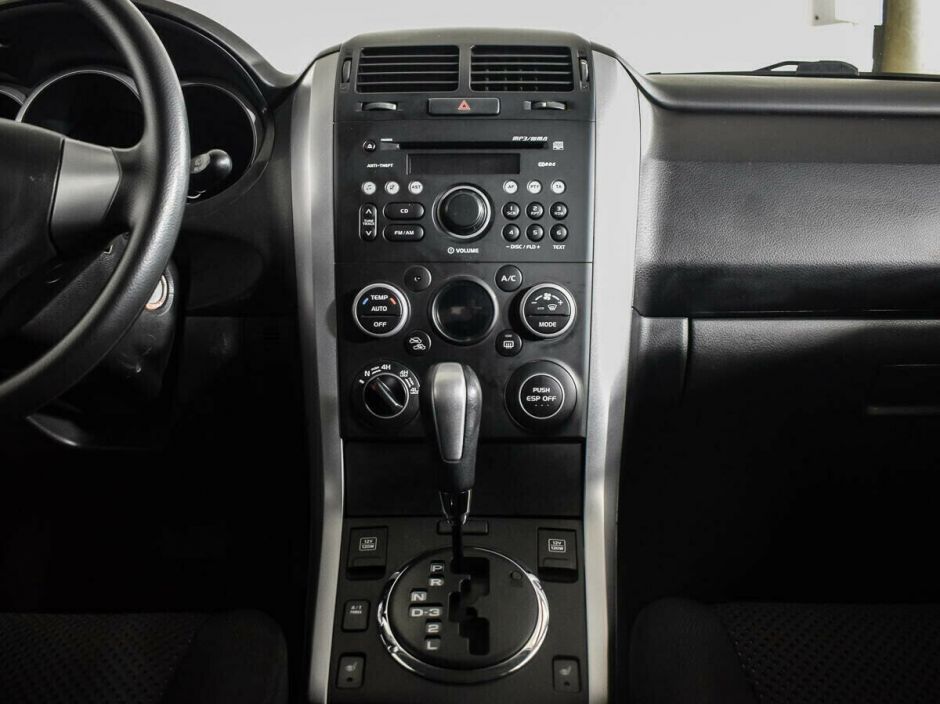 Suzuki Grand Vitara, 2.4 л, АТ, 2010 фото 2