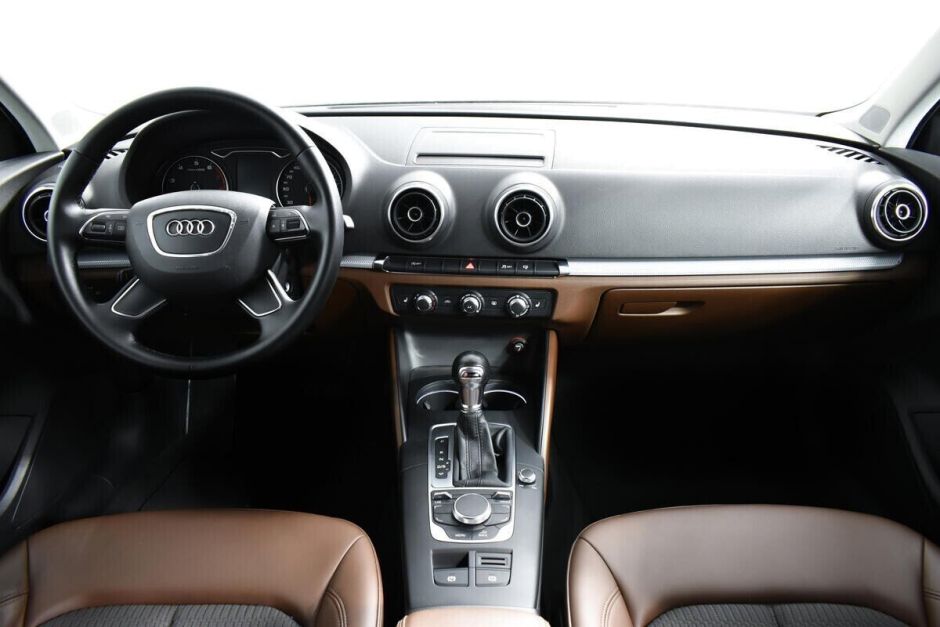 Audi A3, 1.8 л, Робот, 2013 фото 8