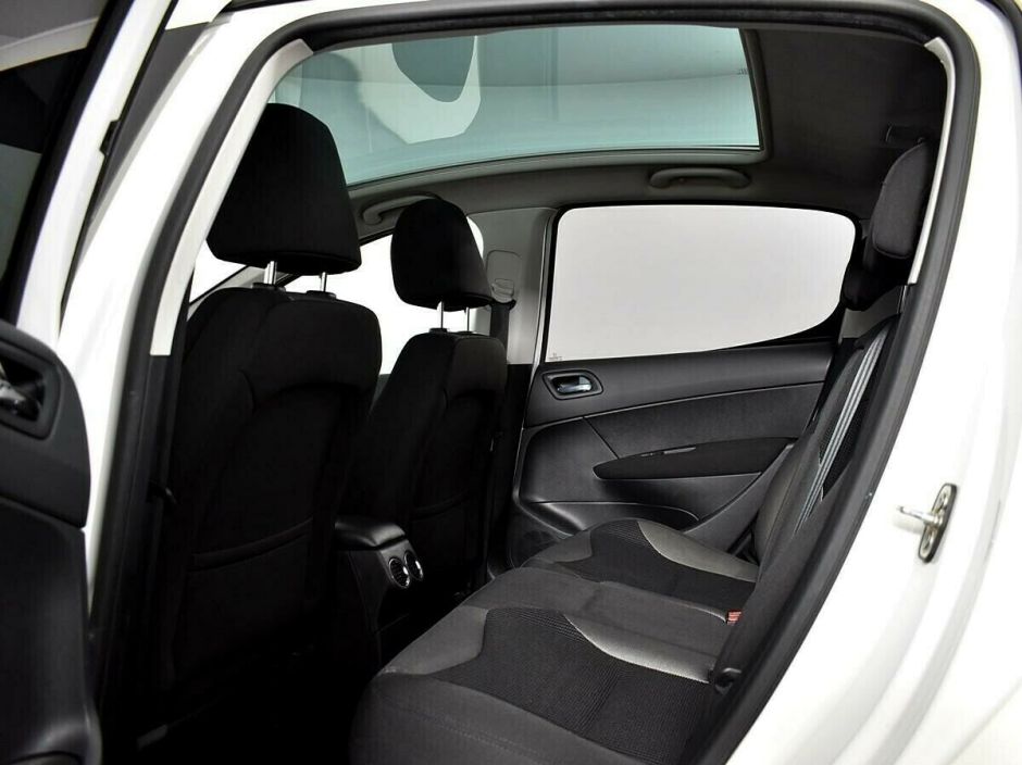 Peugeot 308, 1.6 л, АТ, 2011 фото 1