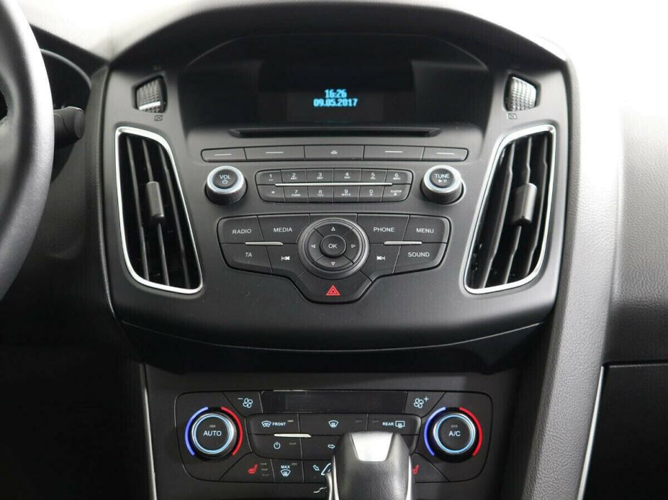 Ford Focus, 1.6 л, Робот, 2016 фото 2