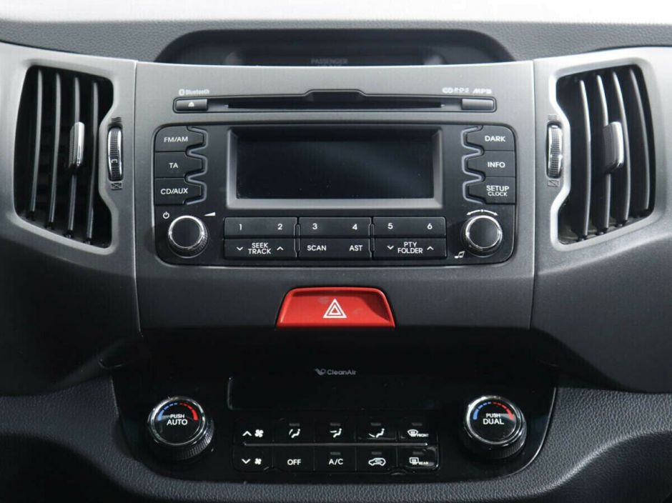 Kia Sportage, 2.0 л, МТ, 2010 фото 2