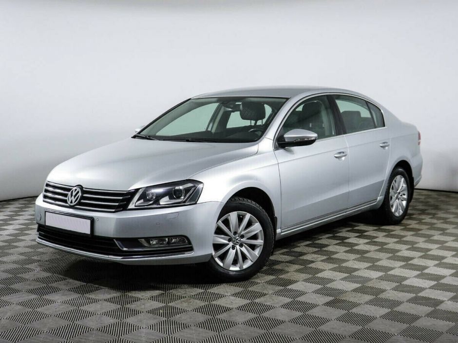 Volkswagen Passat, 1.8 л, Робот, 2011 фото 3