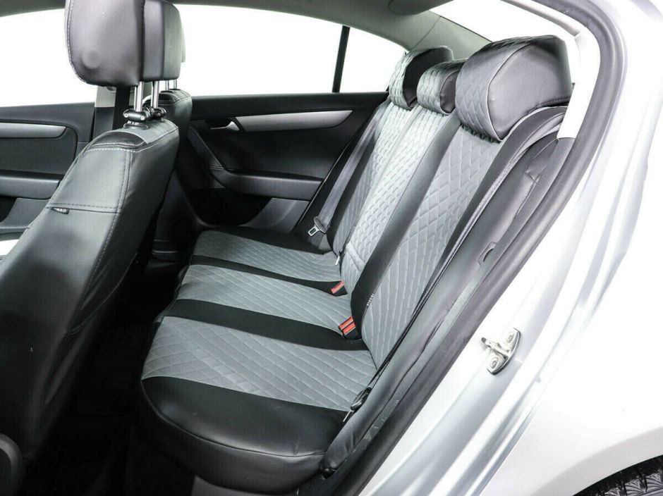 Volkswagen Passat, 1.8 л, Робот, 2011 фото 8