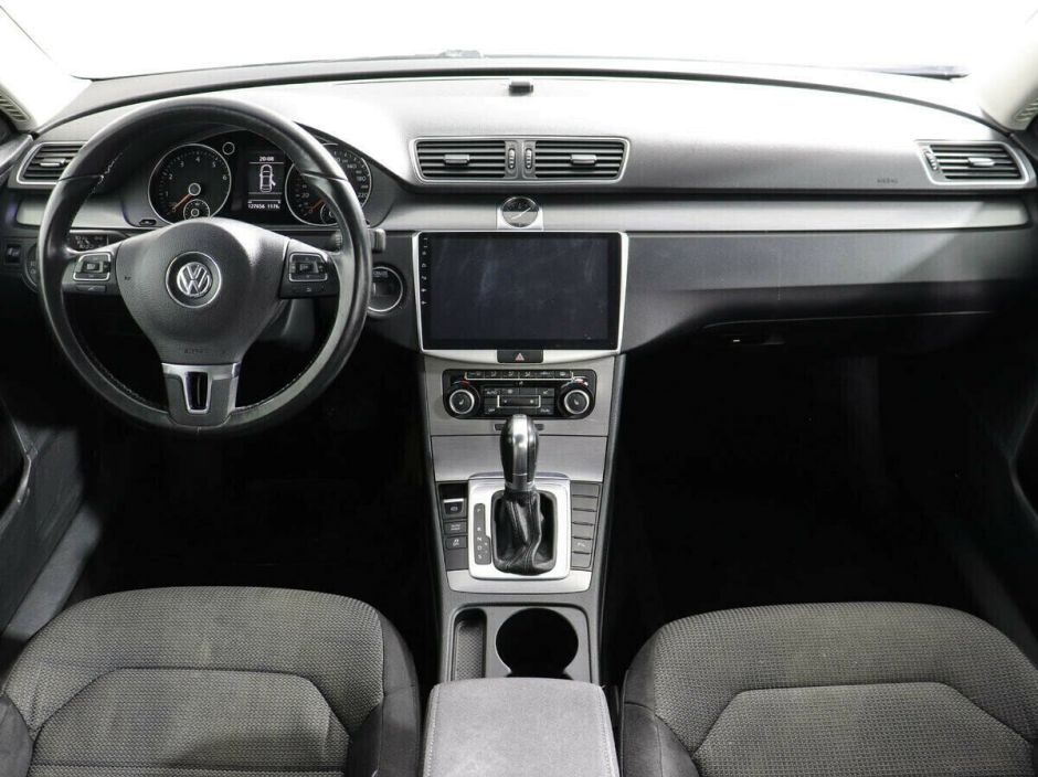 Volkswagen Passat, 1.8 л, Робот, 2012 фото 7